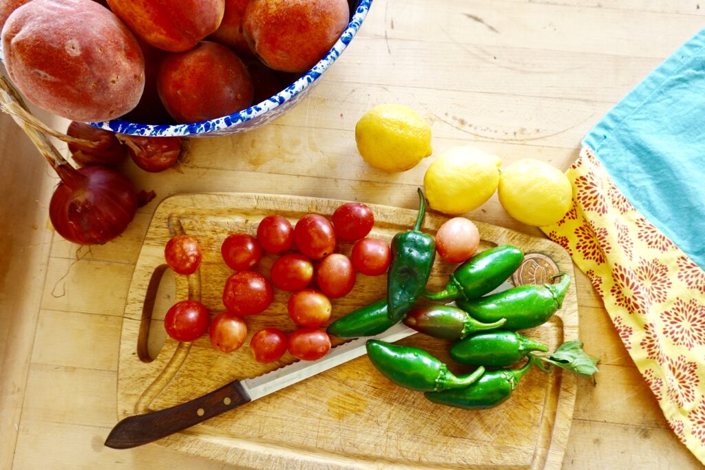 ingredients to make peach salsa